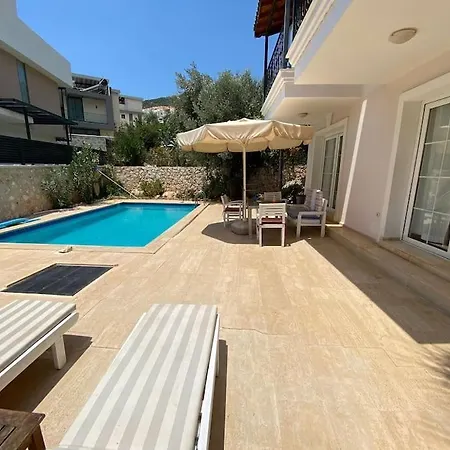 Leton Kleo - Center Villa
