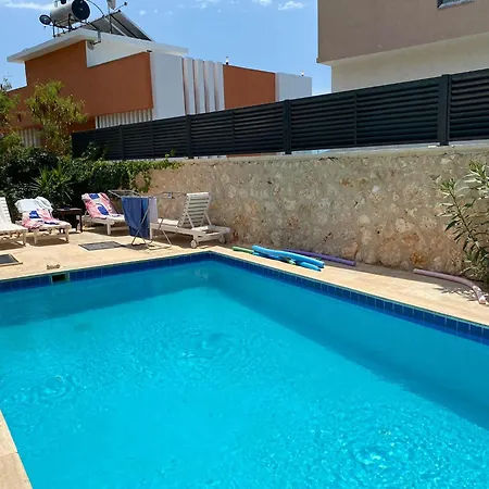 Leton Kleo - Center Villa *