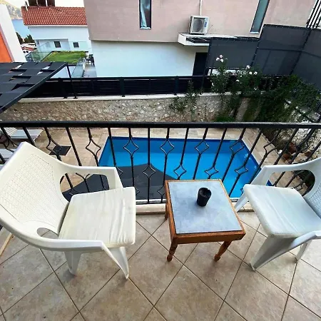 Leton Kleo - Center Vilă