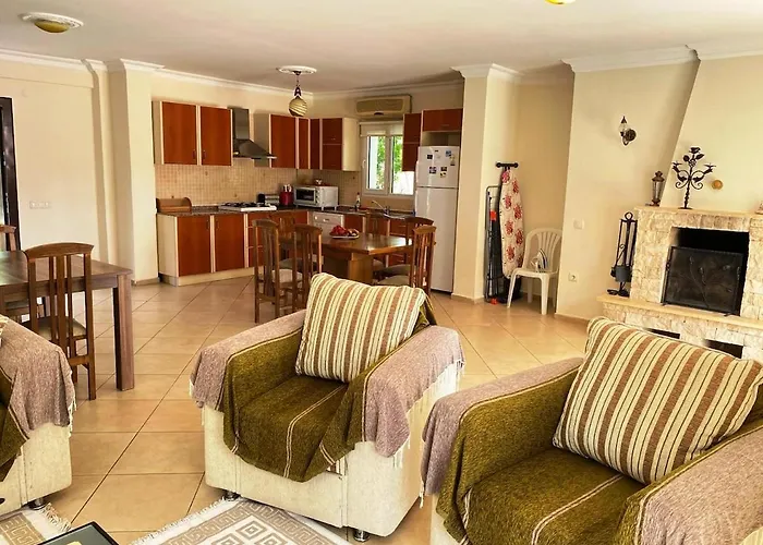 Leton Kleo - Center *